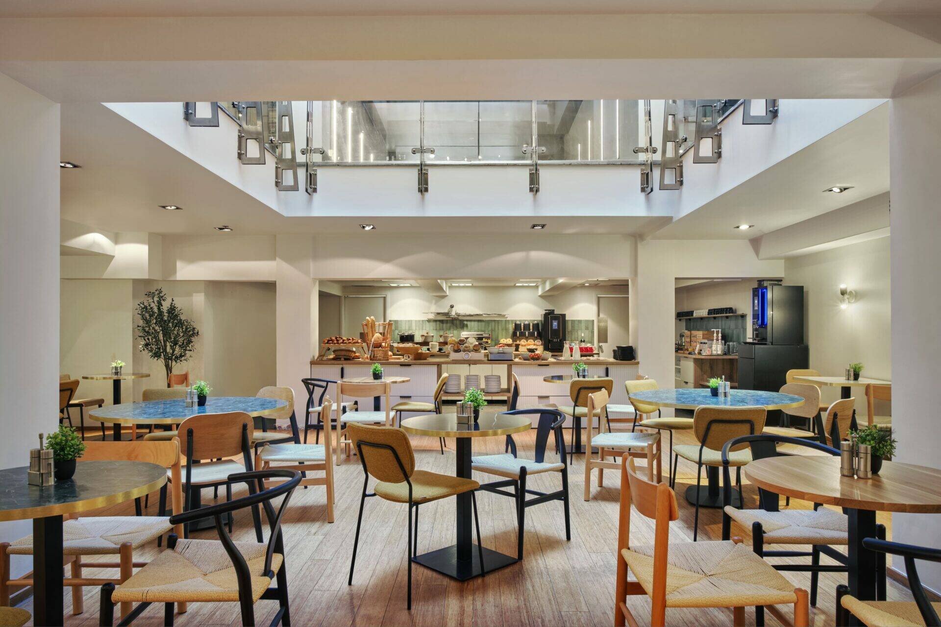 hotel_aqua_petit_dejeuner_4-2-min.jpg